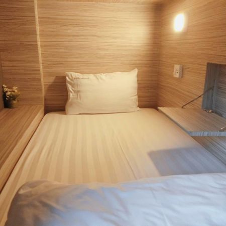 Badu Sukhumvit Dormitory Bangkok Ngoại thất bức ảnh