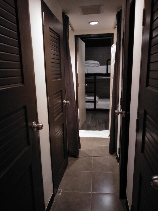 Badu Sukhumvit Dormitory Bangkok Ngoại thất bức ảnh