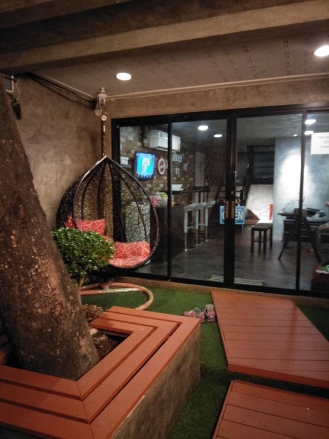 Badu Sukhumvit Dormitory Bangkok Ngoại thất bức ảnh