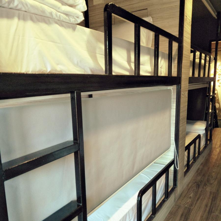 Badu Sukhumvit Dormitory Bangkok Ngoại thất bức ảnh