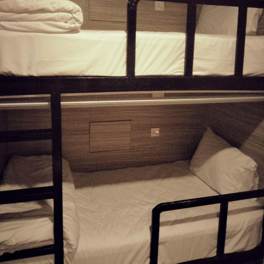 Badu Sukhumvit Dormitory Bangkok Ngoại thất bức ảnh