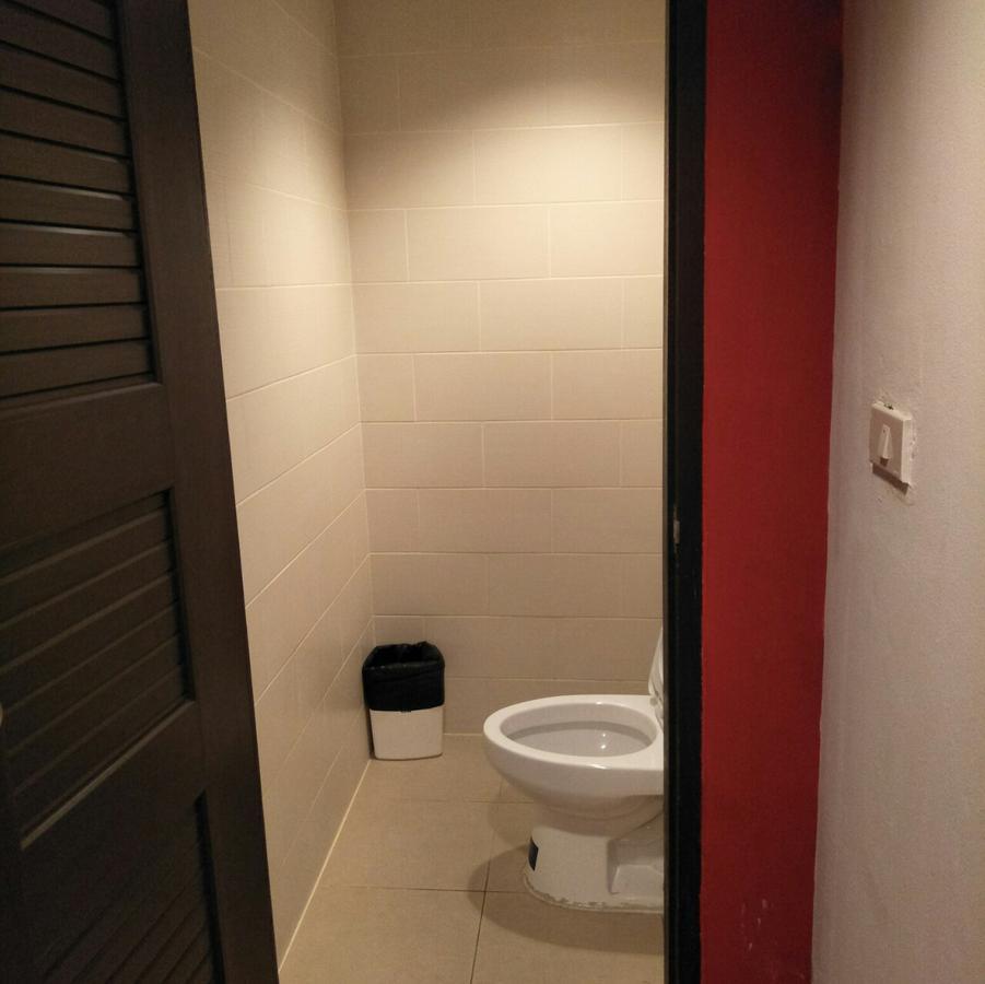 Badu Sukhumvit Dormitory Bangkok Ngoại thất bức ảnh