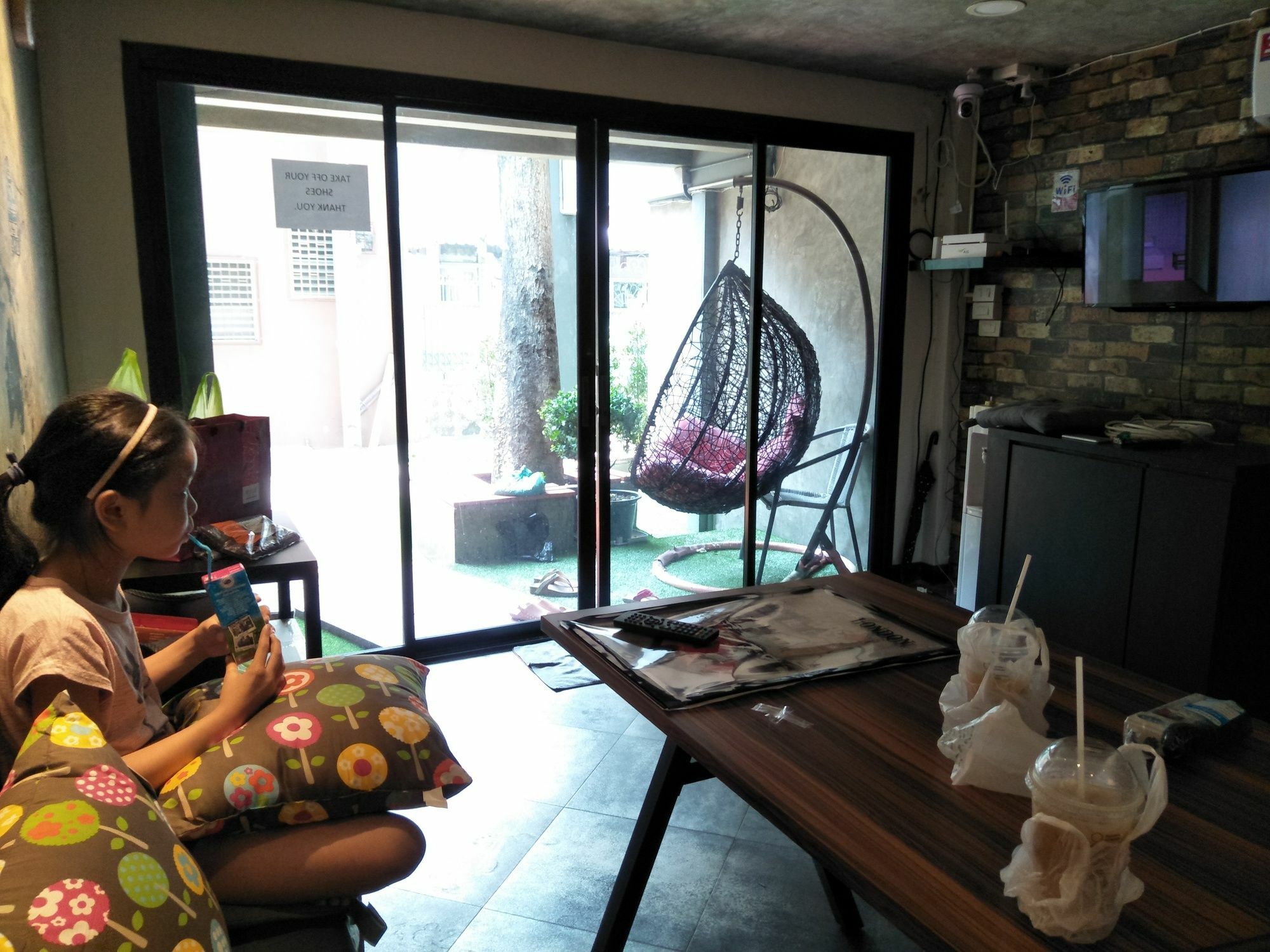 Badu Sukhumvit Dormitory Bangkok Ngoại thất bức ảnh