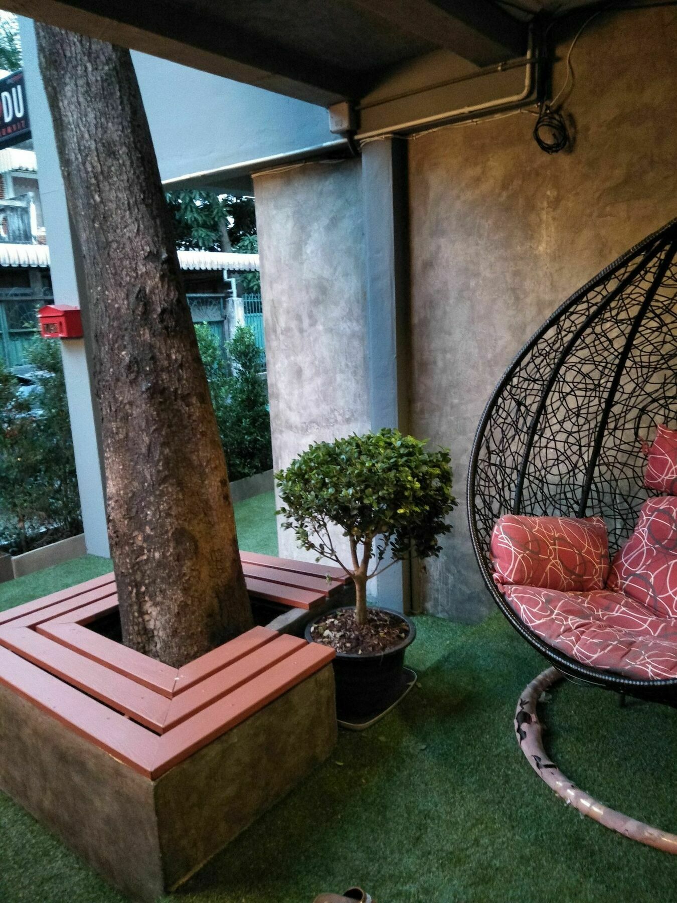 Badu Sukhumvit Dormitory Bangkok Ngoại thất bức ảnh
