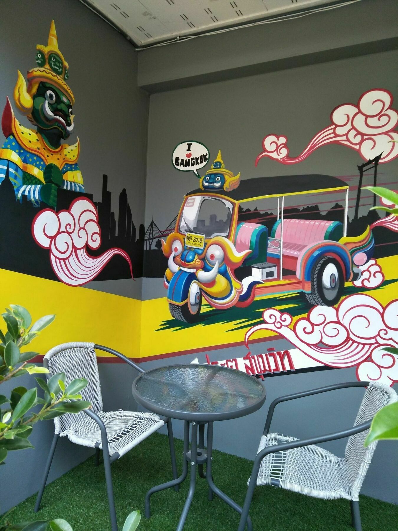 Badu Sukhumvit Dormitory Bangkok Ngoại thất bức ảnh