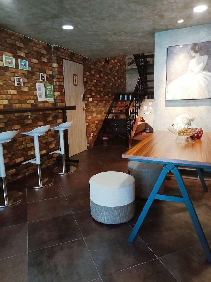 Badu Sukhumvit Dormitory Bangkok Ngoại thất bức ảnh