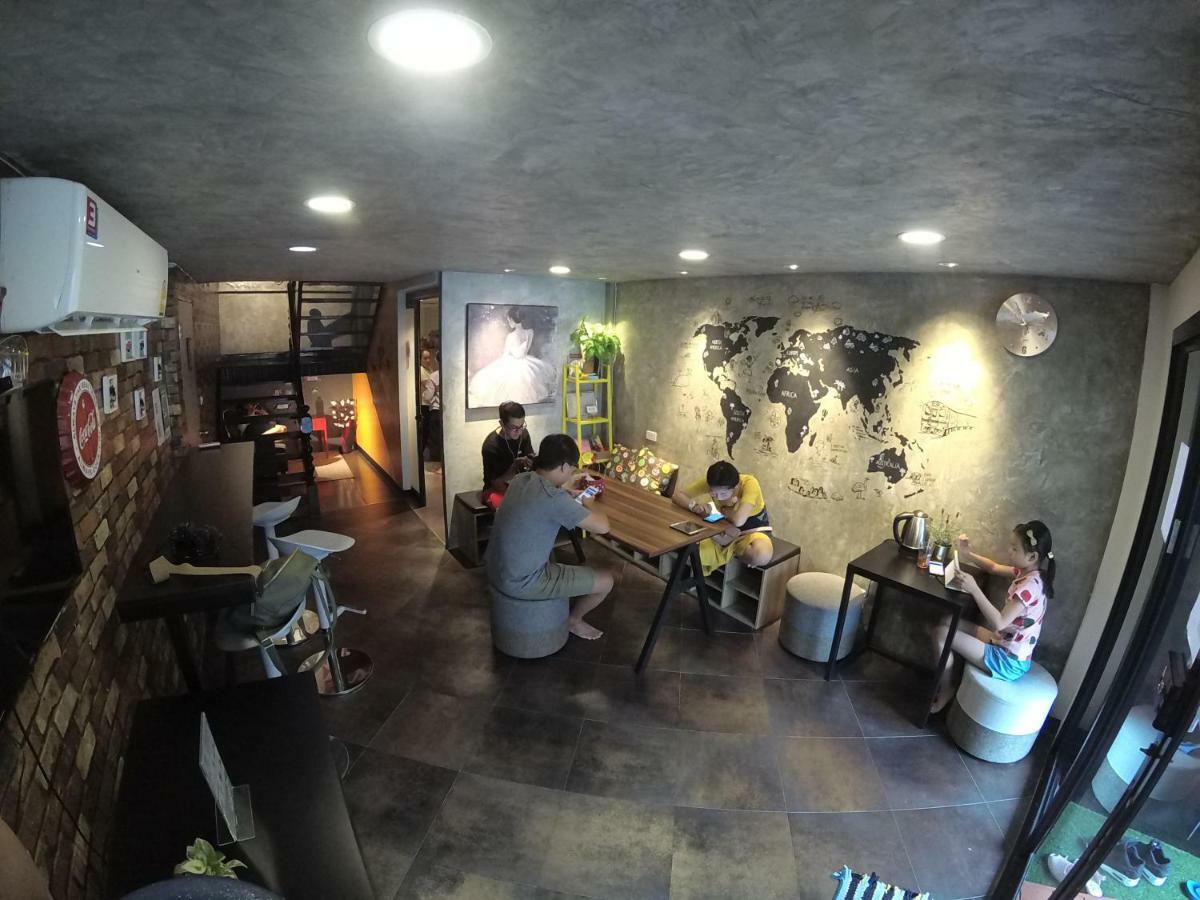 Badu Sukhumvit Dormitory Bangkok Ngoại thất bức ảnh