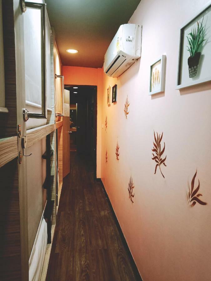 Badu Sukhumvit Dormitory Bangkok Ngoại thất bức ảnh