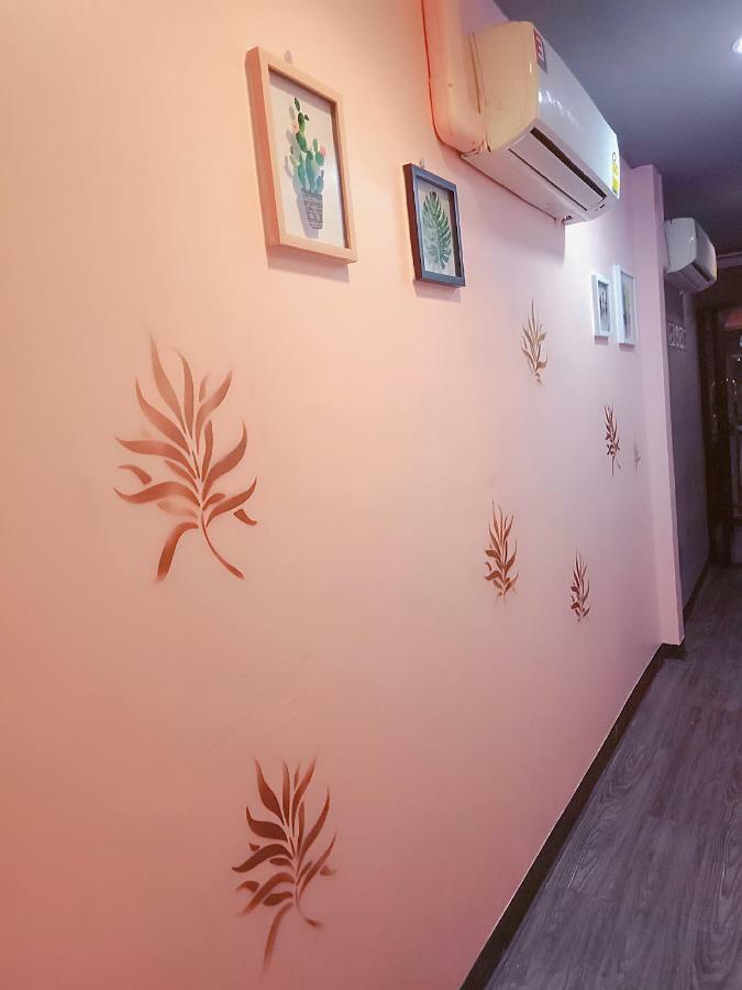 Badu Sukhumvit Dormitory Bangkok Ngoại thất bức ảnh
